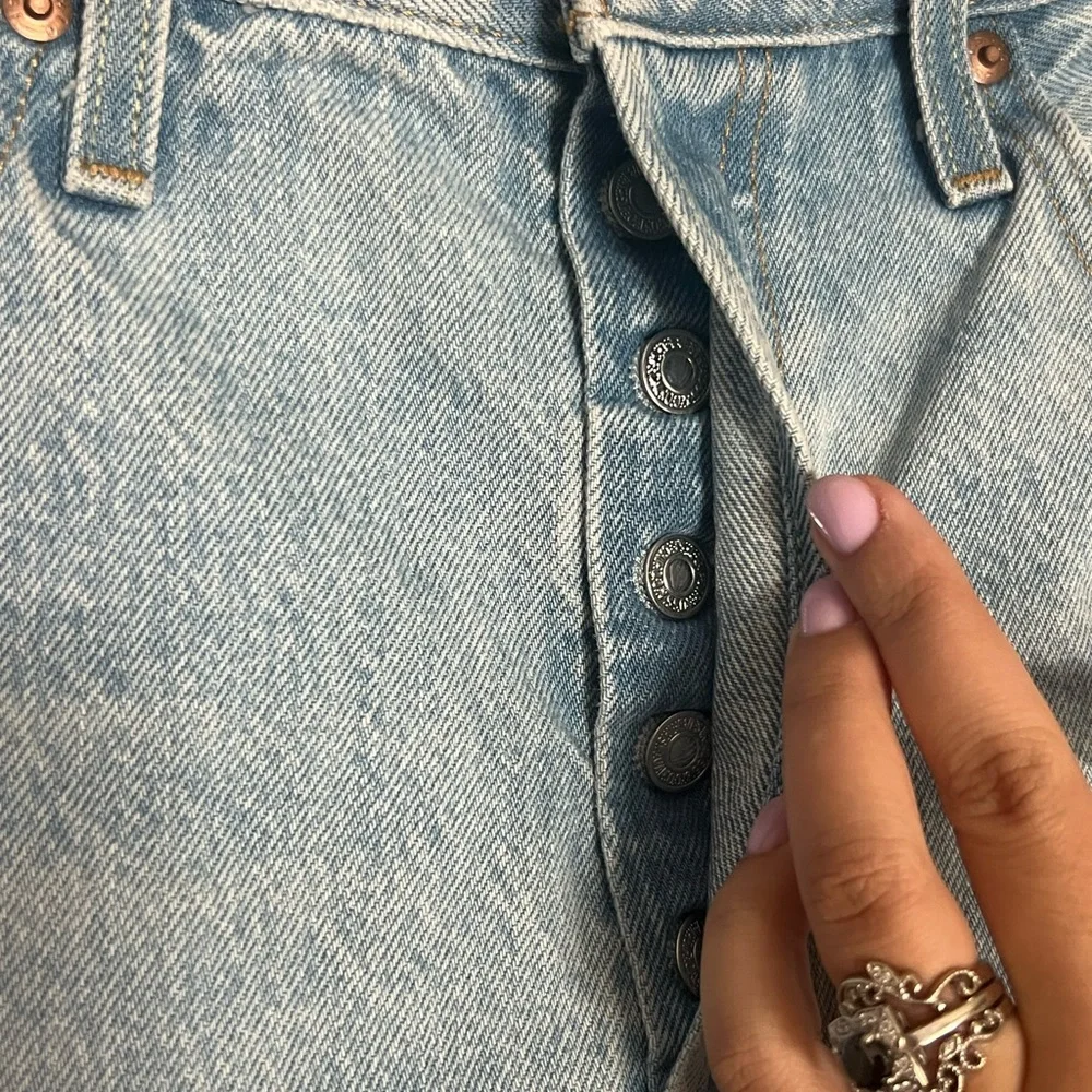 501® ORIGINAL FIT HIGH RISE WOMEN'S SHORTS - Picture 8 of 15